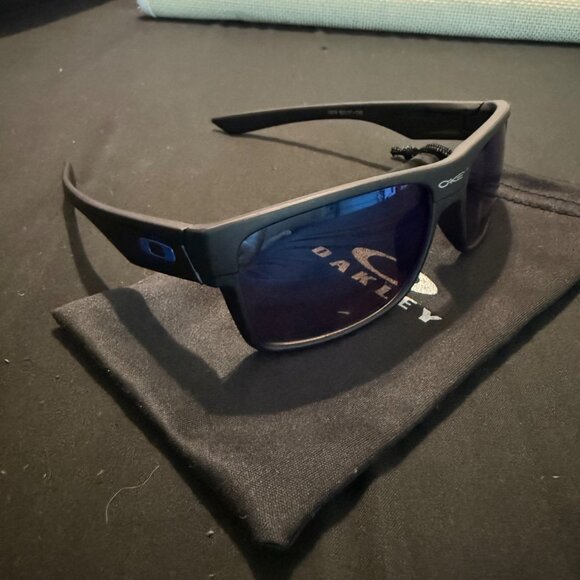 Oakley Two Face Mens Sunglasses Blue Reflective Lenses - Picture 8 of 9